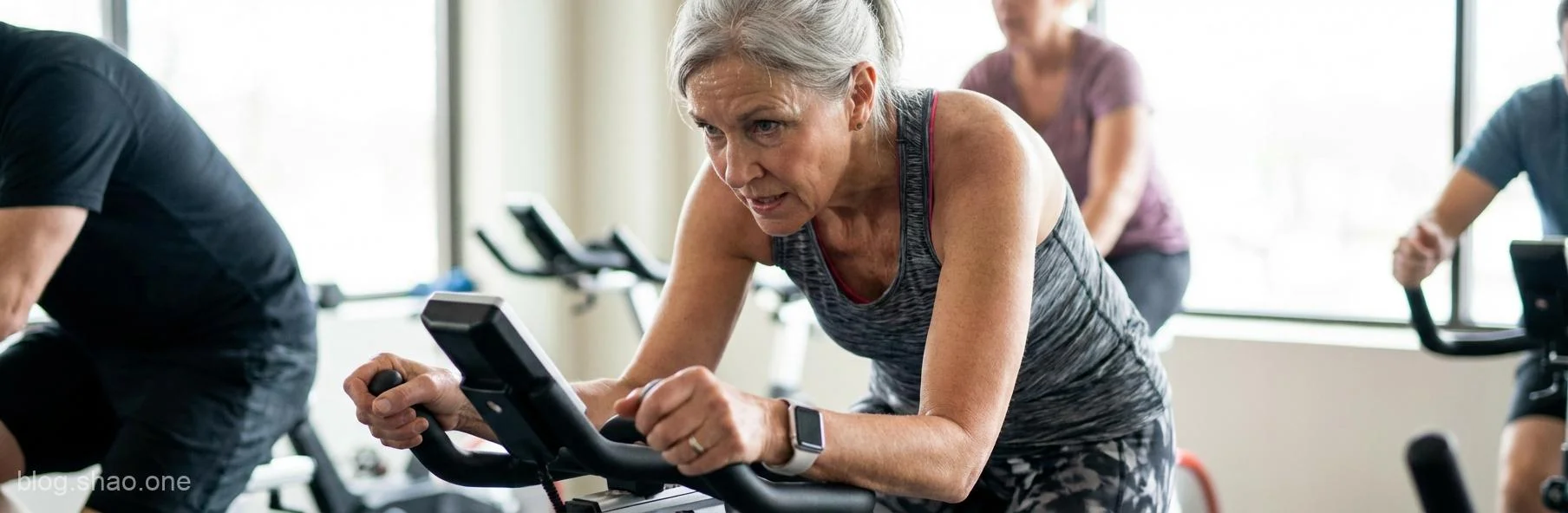 銀髮族減脂黑科技？研究揭曉：HIIT 才是長保青春的「特效藥」